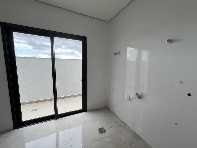 QUALIDADE DE VIDA É NO HORIZON | R$ 3.450.000 - 421M² | 4 SUÍTES | 4 VAGAS Rua das Petúnias Estância Velha - 