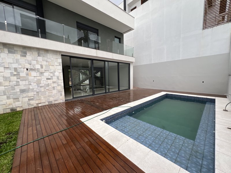 QUALIDADE DE VIDA É NO HORIZON | R$ 3.450.000 - 421M² | 4 SUÍTES | 4 VAGAS Rua das Petúnias Estância Velha - 