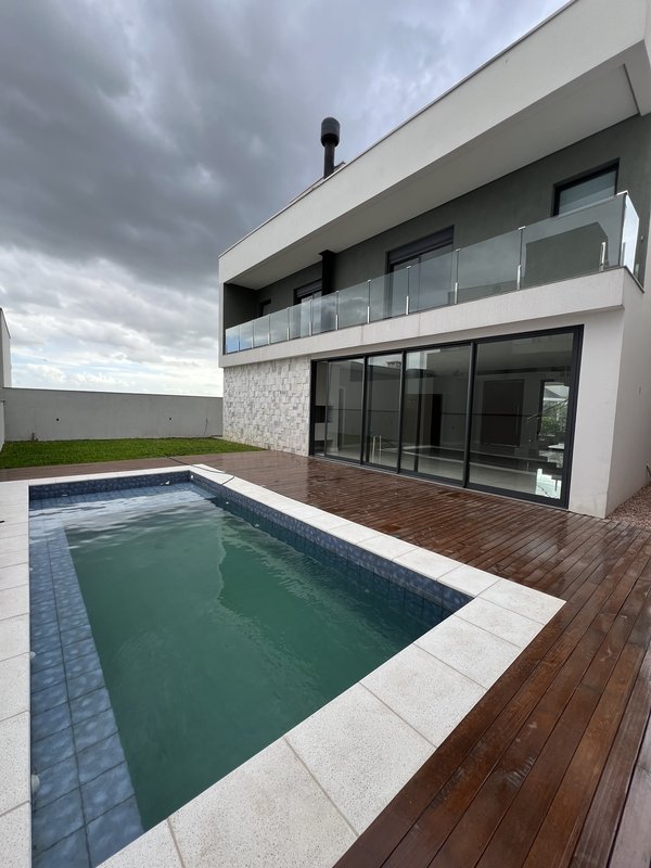 QUALIDADE DE VIDA É NO HORIZON | R$ 3.450.000 - 421M² | 4 SUÍTES | 4 VAGAS Rua das Petúnias Estância Velha - 