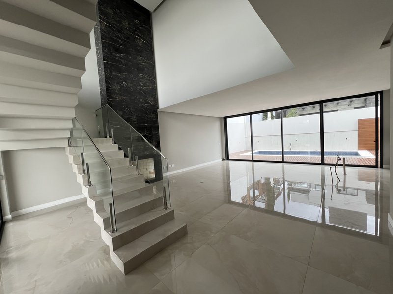 QUALIDADE DE VIDA É NO HORIZON | R$ 3.450.000 - 421M² | 4 SUÍTES | 4 VAGAS Rua das Petúnias Estância Velha - 