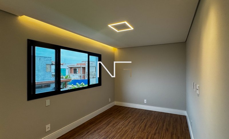 Sofisticação e Conforto: Casa duplex com 3 Suítes e Alto Padrão de acabamento Rodovia do Sol Guarapari - 
