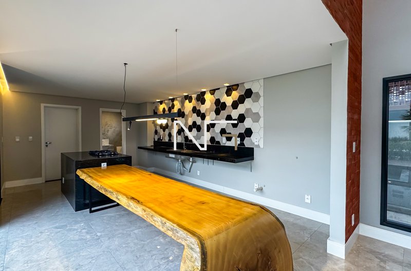 Sofisticação e Conforto: Casa duplex com 3 Suítes e Alto Padrão de acabamento Rodovia do Sol Guarapari - 