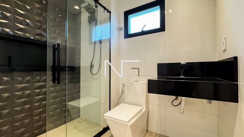 Sofisticação e Conforto: Casa duplex com 3 Suítes e Alto Padrão de acabamento Rodovia do Sol Guarapari - 