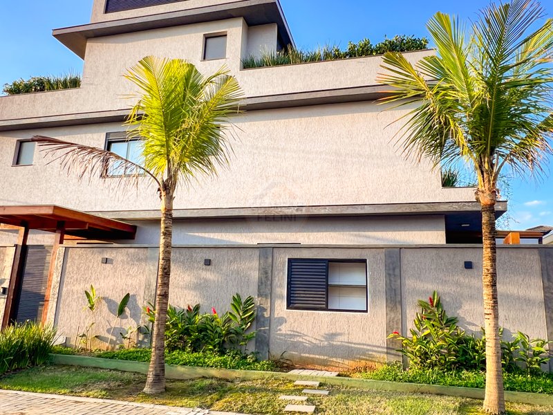 Casa em Condomínio na Praia de Juquehy - À VENDA Av. João Luís Faustino São Sebastião - 