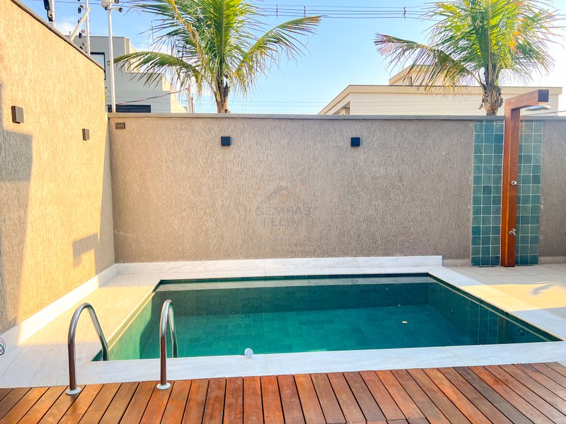 Casa em Condomínio na Praia de Juquehy - À VENDA Av. João Luís Faustino São Sebastião - 