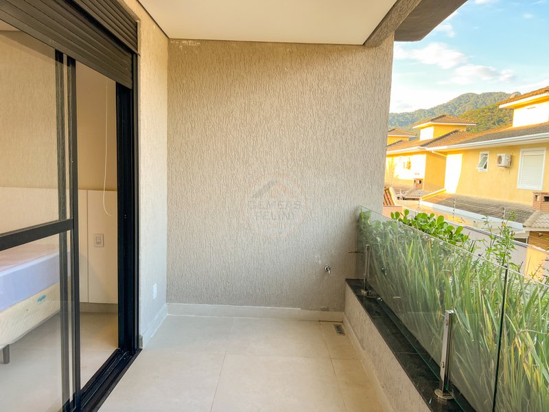 Casa em Condomínio na Praia de Juquehy - À VENDA Av. João Luís Faustino São Sebastião - 