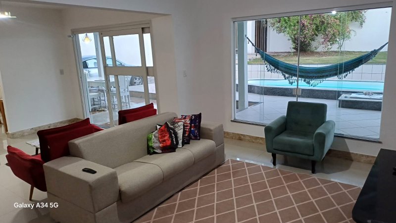 CASA 2 PAVIMENTOS 4 QUARTOS SUÍTE CLOSET PISCINA 4 GARAGENS À VENDA VILAS DO ATLÂNTICO! Alameda Praia de Vera Cruz Lauro de Freitas - 