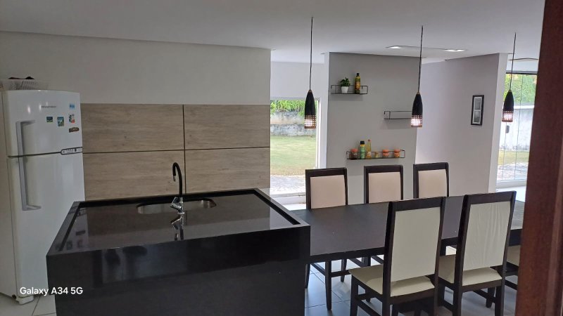 CASA 2 PAVIMENTOS 4 QUARTOS SUÍTE CLOSET PISCINA 4 GARAGENS À VENDA VILAS DO ATLÂNTICO! Alameda Praia de Vera Cruz Lauro de Freitas - 