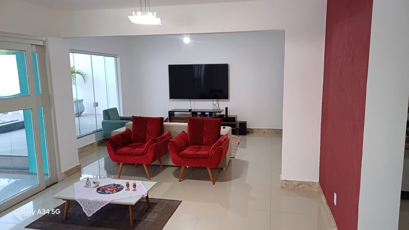 CASA 2 PAVIMENTOS 4 QUARTOS SUÍTE CLOSET PISCINA 4 GARAGENS À VENDA VILAS DO ATLÂNTICO! Alameda Praia de Vera Cruz Lauro de Freitas - 