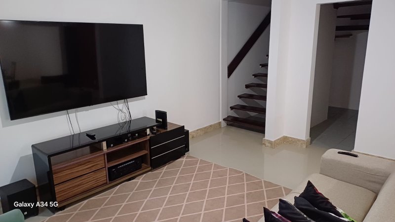 CASA 2 PAVIMENTOS 4 QUARTOS SUÍTE CLOSET PISCINA 4 GARAGENS À VENDA VILAS DO ATLÂNTICO! Alameda Praia de Vera Cruz Lauro de Freitas - 