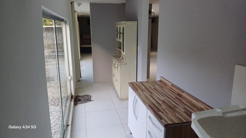 CASA 2 PAVIMENTOS 4 QUARTOS SUÍTE CLOSET PISCINA 4 GARAGENS À VENDA VILAS DO ATLÂNTICO! Alameda Praia de Vera Cruz Lauro de Freitas - 