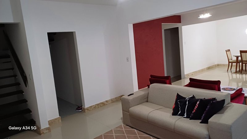 CASA 2 PAVIMENTOS 4 QUARTOS SUÍTE CLOSET PISCINA 4 GARAGENS À VENDA VILAS DO ATLÂNTICO! Alameda Praia de Vera Cruz Lauro de Freitas - 