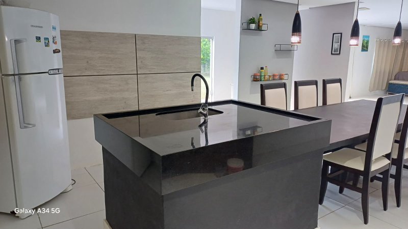 CASA 2 PAVIMENTOS 4 QUARTOS SUÍTE CLOSET PISCINA 4 GARAGENS À VENDA VILAS DO ATLÂNTICO! Alameda Praia de Vera Cruz Lauro de Freitas - 