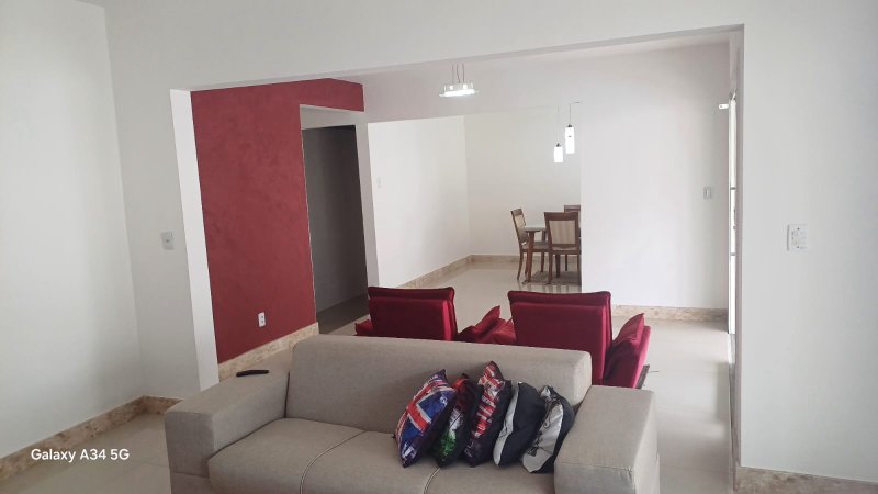 CASA 2 PAVIMENTOS 4 QUARTOS SUÍTE CLOSET PISCINA 4 GARAGENS À VENDA VILAS DO ATLÂNTICO! Alameda Praia de Vera Cruz Lauro de Freitas - 
