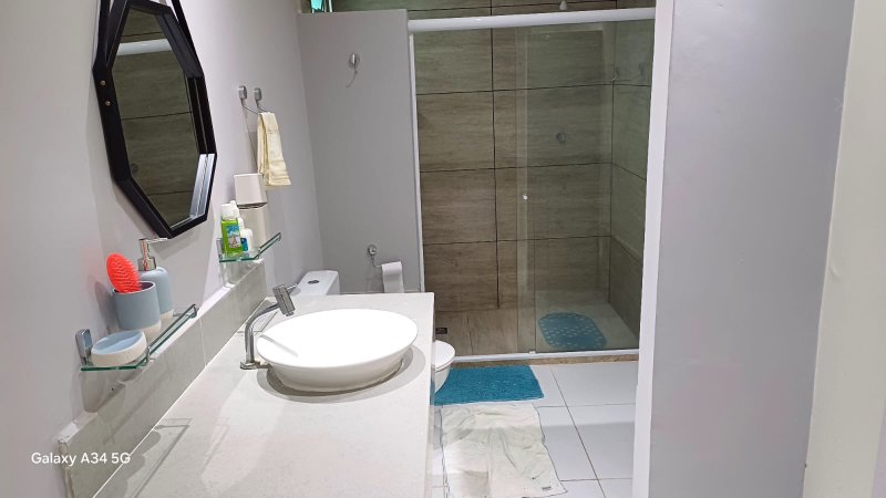 CASA 2 PAVIMENTOS 4 QUARTOS SUÍTE CLOSET PISCINA 4 GARAGENS À VENDA VILAS DO ATLÂNTICO! Alameda Praia de Vera Cruz Lauro de Freitas - 