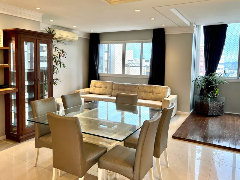 FANTÁSTICO | R$ 1.390.000 | 164M2 | 3 SUÍTES | ESCRITÓRIO | 3 VAGAS | MOBILIADO E EQUIPADO Avenida Doutor Maurício Cardoso Novo Hamburgo - 