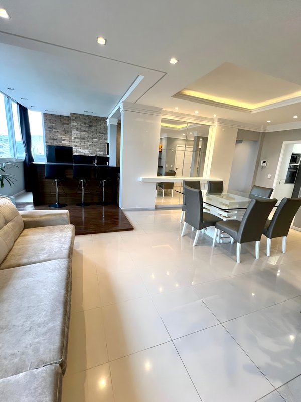 FANTÁSTICO | R$ 1.390.000 | 164M2 | 3 SUÍTES | ESCRITÓRIO | 3 VAGAS | MOBILIADO E EQUIPADO Avenida Doutor Maurício Cardoso Novo Hamburgo - 