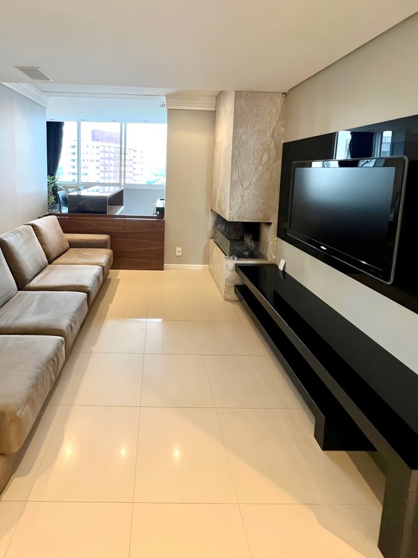 FANTÁSTICO | R$ 1.390.000 | 164M2 | 3 SUÍTES | ESCRITÓRIO | 3 VAGAS | MOBILIADO E EQUIPADO Avenida Doutor Maurício Cardoso Novo Hamburgo - 