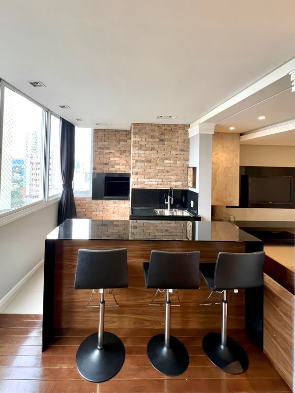 FANTÁSTICO | R$ 1.390.000 | 164M2 | 3 SUÍTES | ESCRITÓRIO | 3 VAGAS | MOBILIADO E EQUIPADO Avenida Doutor Maurício Cardoso Novo Hamburgo - 