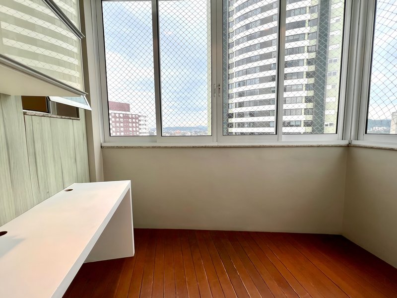 FANTÁSTICO | R$ 1.390.000 | 164M2 | 3 SUÍTES | ESCRITÓRIO | 3 VAGAS | MOBILIADO E EQUIPADO Avenida Doutor Maurício Cardoso Novo Hamburgo - 
