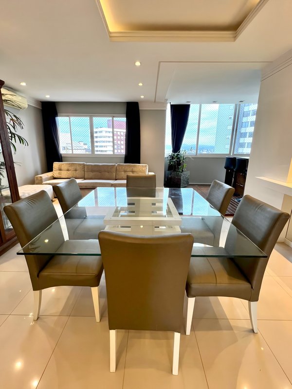 FANTÁSTICO | R$ 1.390.000 | 164M2 | 3 SUÍTES | ESCRITÓRIO | 3 VAGAS | MOBILIADO E EQUIPADO Avenida Doutor Maurício Cardoso Novo Hamburgo - 