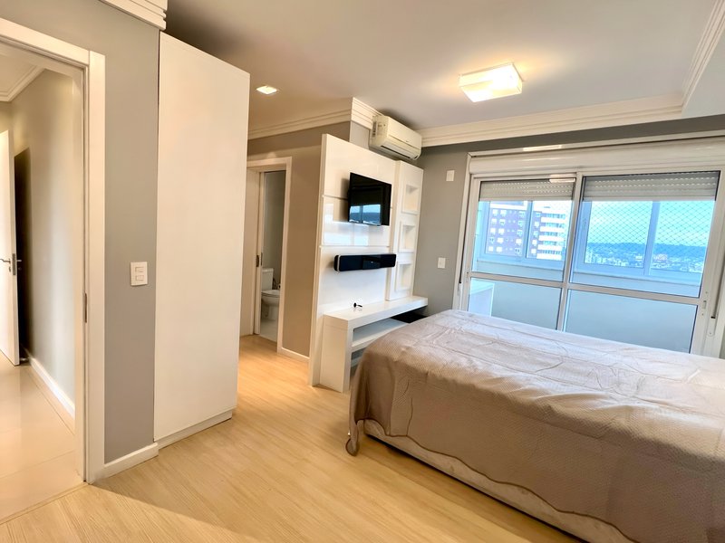 FANTÁSTICO | R$ 1.390.000 | 164M2 | 3 SUÍTES | ESCRITÓRIO | 3 VAGAS | MOBILIADO E EQUIPADO Avenida Doutor Maurício Cardoso Novo Hamburgo - 