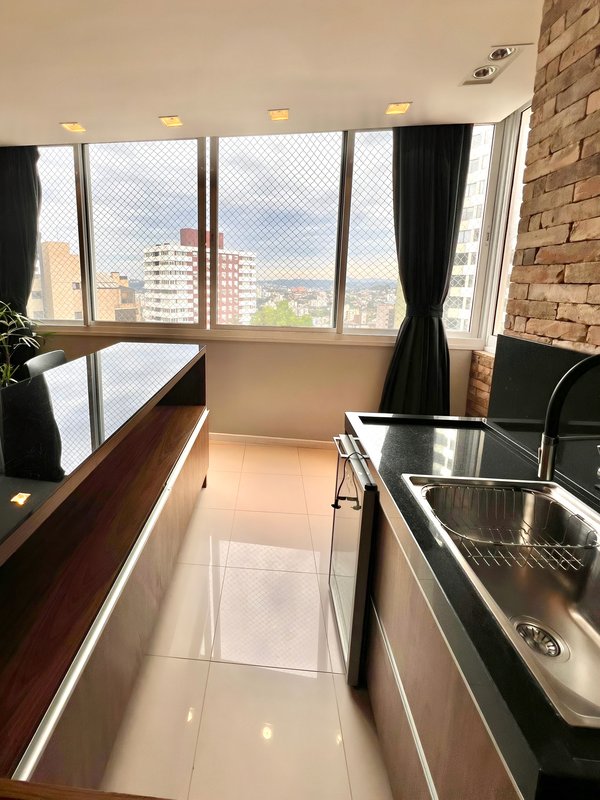 FANTÁSTICO | R$ 1.390.000 | 164M2 | 3 SUÍTES | ESCRITÓRIO | 3 VAGAS | MOBILIADO E EQUIPADO Avenida Doutor Maurício Cardoso Novo Hamburgo - 