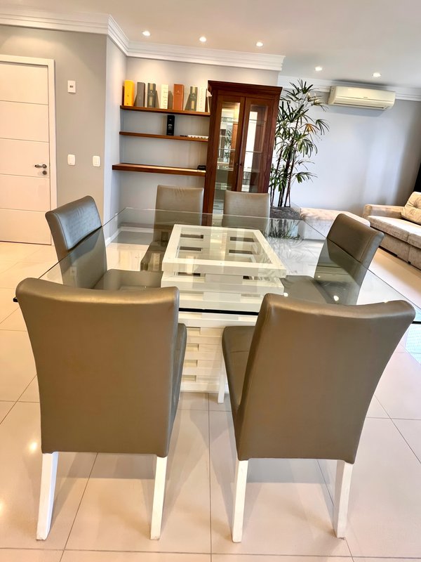 FANTÁSTICO | R$ 1.390.000 | 164M2 | 3 SUÍTES | ESCRITÓRIO | 3 VAGAS | MOBILIADO E EQUIPADO Avenida Doutor Maurício Cardoso Novo Hamburgo - 