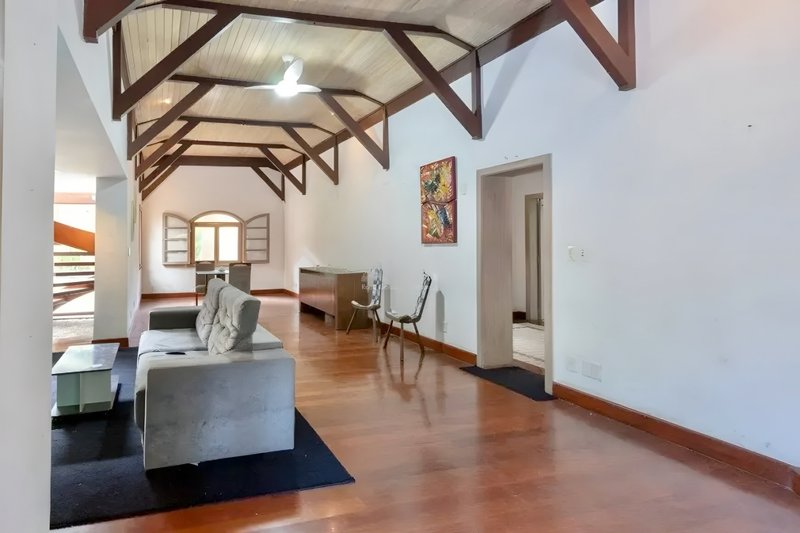 R$ 2.450.000 - LINDO E TRANQUILO SÍTIO - PRONTO PARA USUFRUIR - 2HA - LAZER E NATUREZA Rua Doutor Sarmento Barata Porto Alegre - 