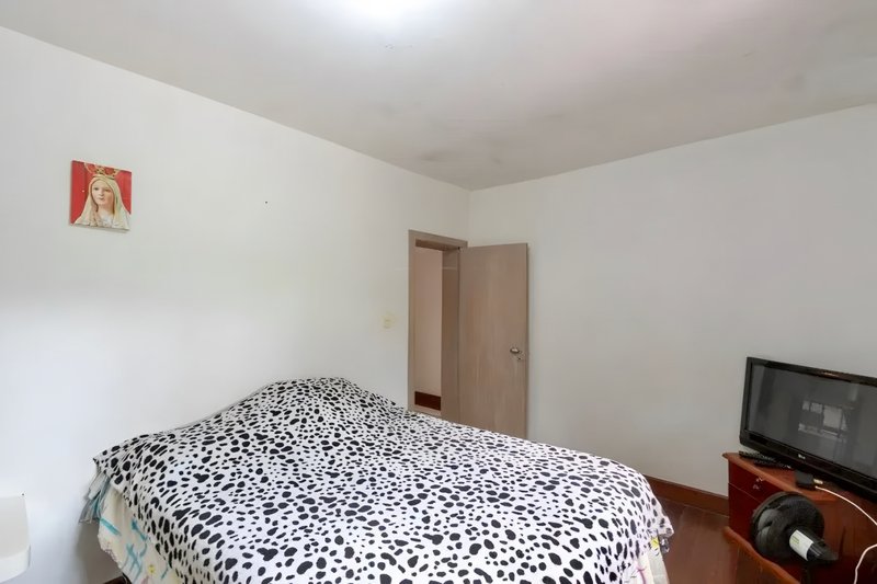 R$ 2.450.000 - LINDO E TRANQUILO SÍTIO - PRONTO PARA USUFRUIR - 2HA - LAZER E NATUREZA Rua Doutor Sarmento Barata Porto Alegre - 