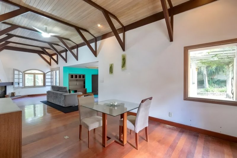 R$ 2.450.000 - LINDO E TRANQUILO SÍTIO - PRONTO PARA USUFRUIR - 2HA - LAZER E NATUREZA Rua Doutor Sarmento Barata Porto Alegre - 