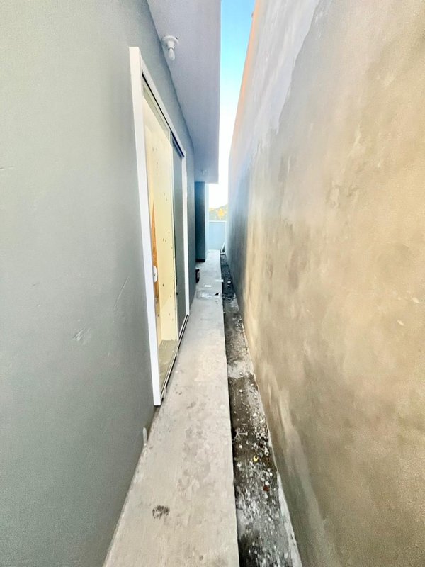 CASA COM 1 SUÍTE MAIS 1 DORMITÓRIO NA LIMEIRA - Brusque - 