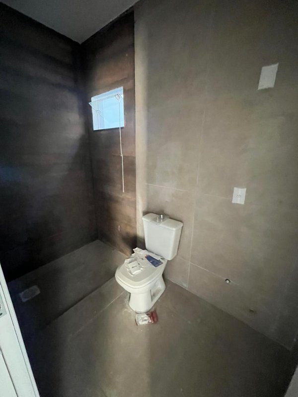 CASA COM 1 SUÍTE MAIS 1 DORMITÓRIO NA LIMEIRA - Brusque - 