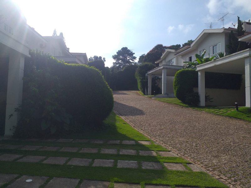 Linda casa Granja Viana, condomínio privativo com apenas 9 casas - Cotia - 
