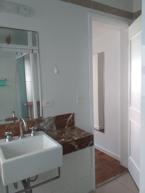 Linda casa Granja Viana, condomínio privativo com apenas 9 casas - Cotia - 
