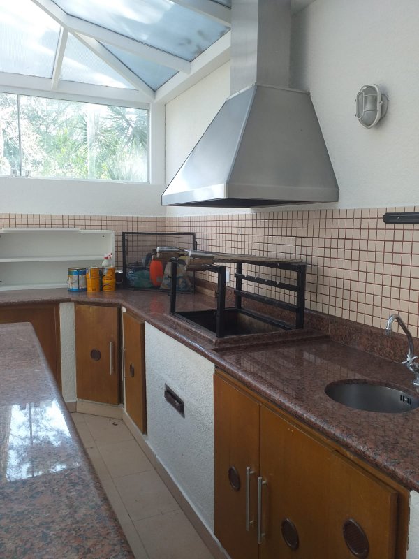 Linda casa Granja Viana, condomínio privativo com apenas 9 casas - Cotia - 
