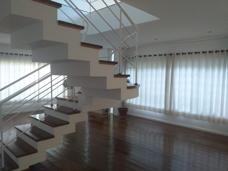 Linda casa Granja Viana, condomínio privativo com apenas 9 casas - Cotia - 