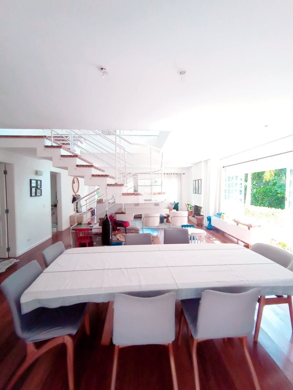 Linda casa Granja Viana, condomínio privativo com apenas 9 casas - Cotia - 