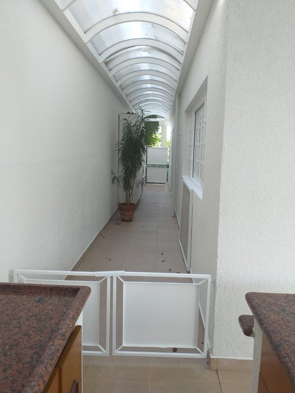 Linda casa Granja Viana, condomínio privativo com apenas 9 casas - Cotia - 