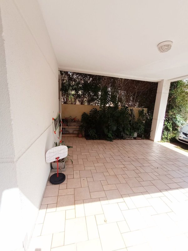 Linda casa Granja Viana, condomínio privativo com apenas 9 casas - Cotia - 