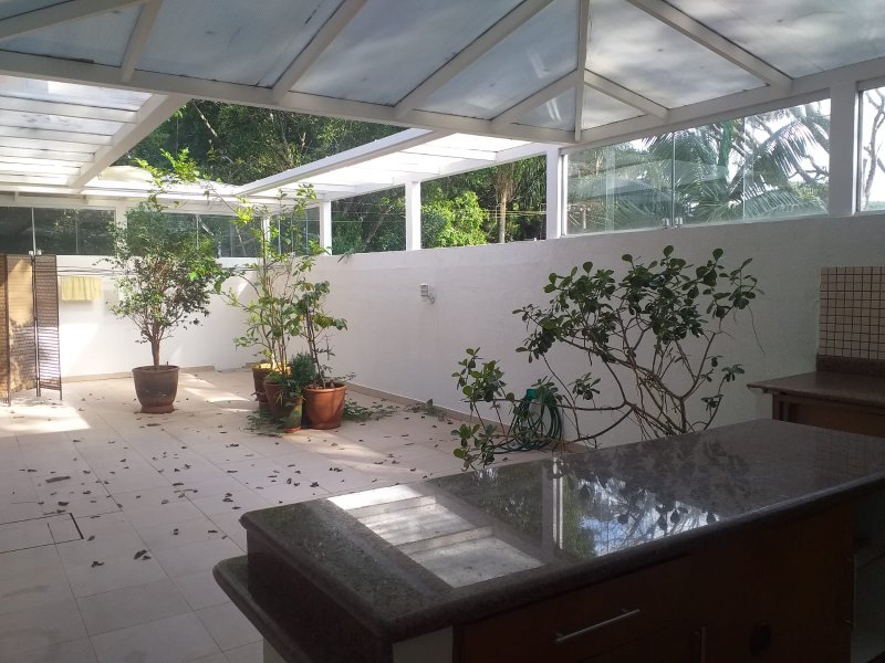 Linda casa Granja Viana, condomínio privativo com apenas 9 casas - Cotia - 