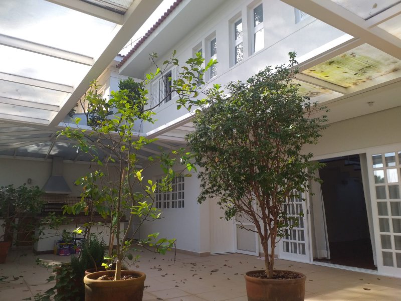 Linda casa Granja Viana, condomínio privativo com apenas 9 casas - Cotia - 