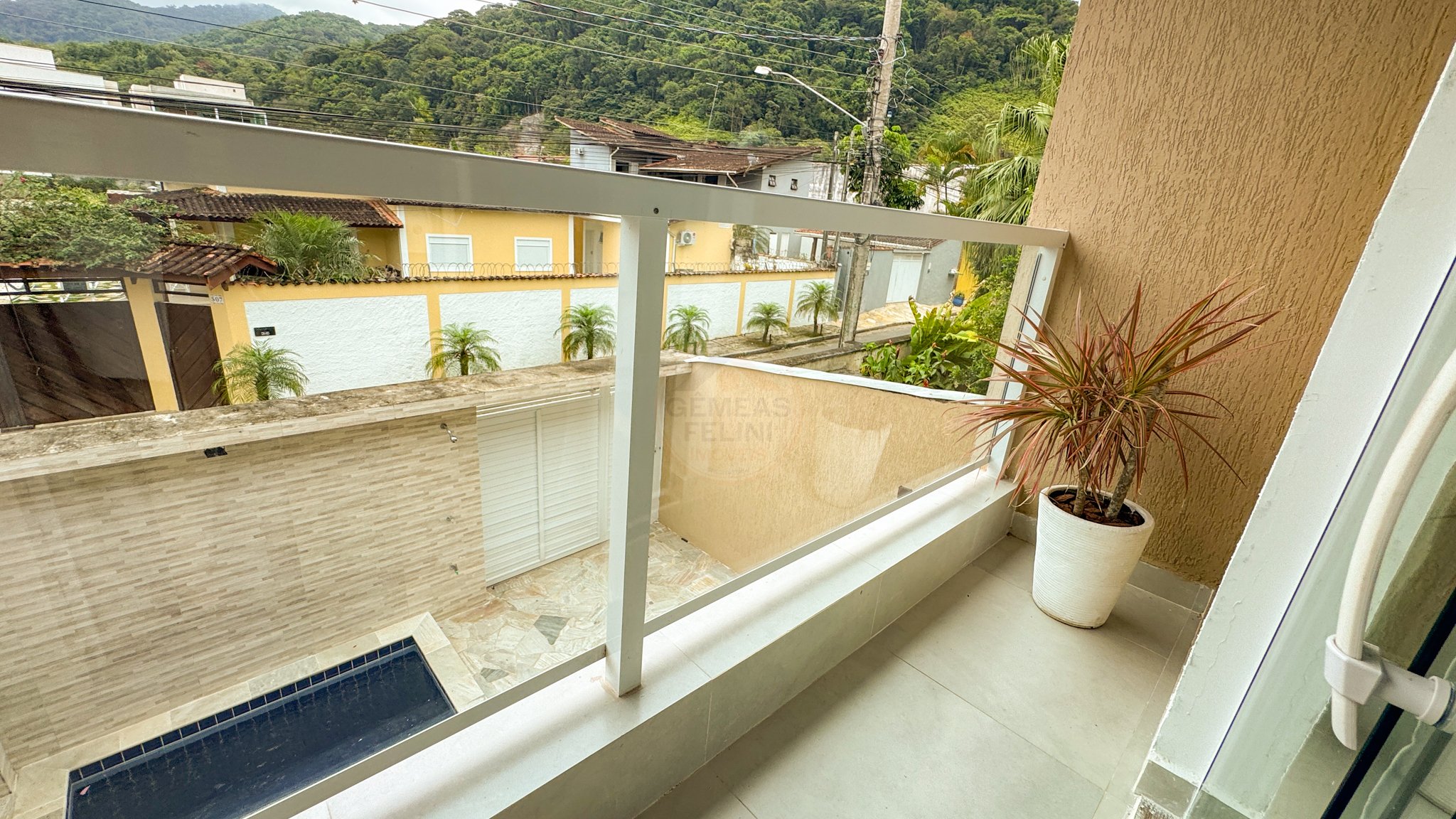 Casa para alugar com 4 quartos, 140m² - Foto 2