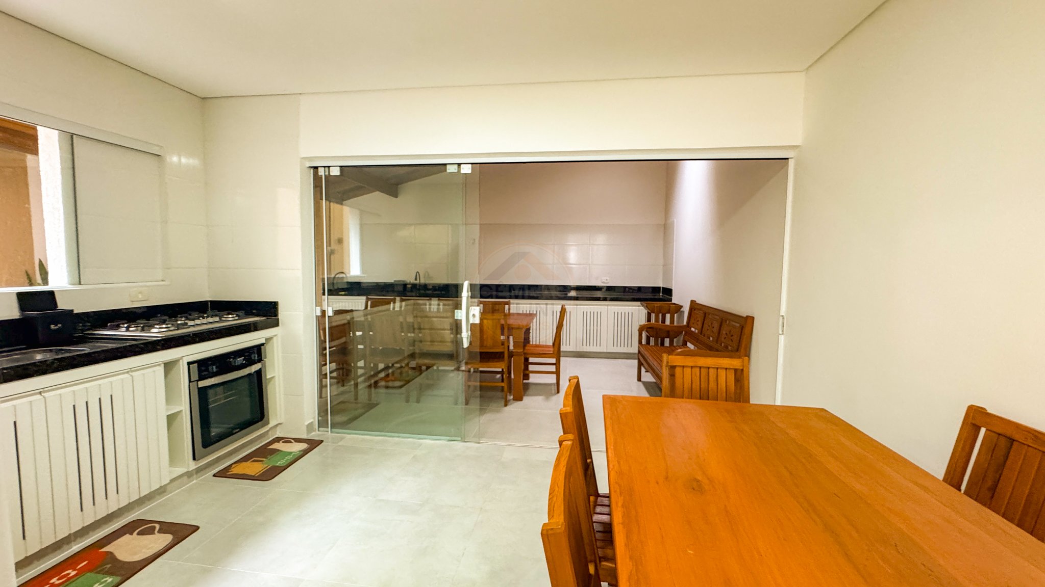 Casa para alugar com 4 quartos, 140m² - Foto 9