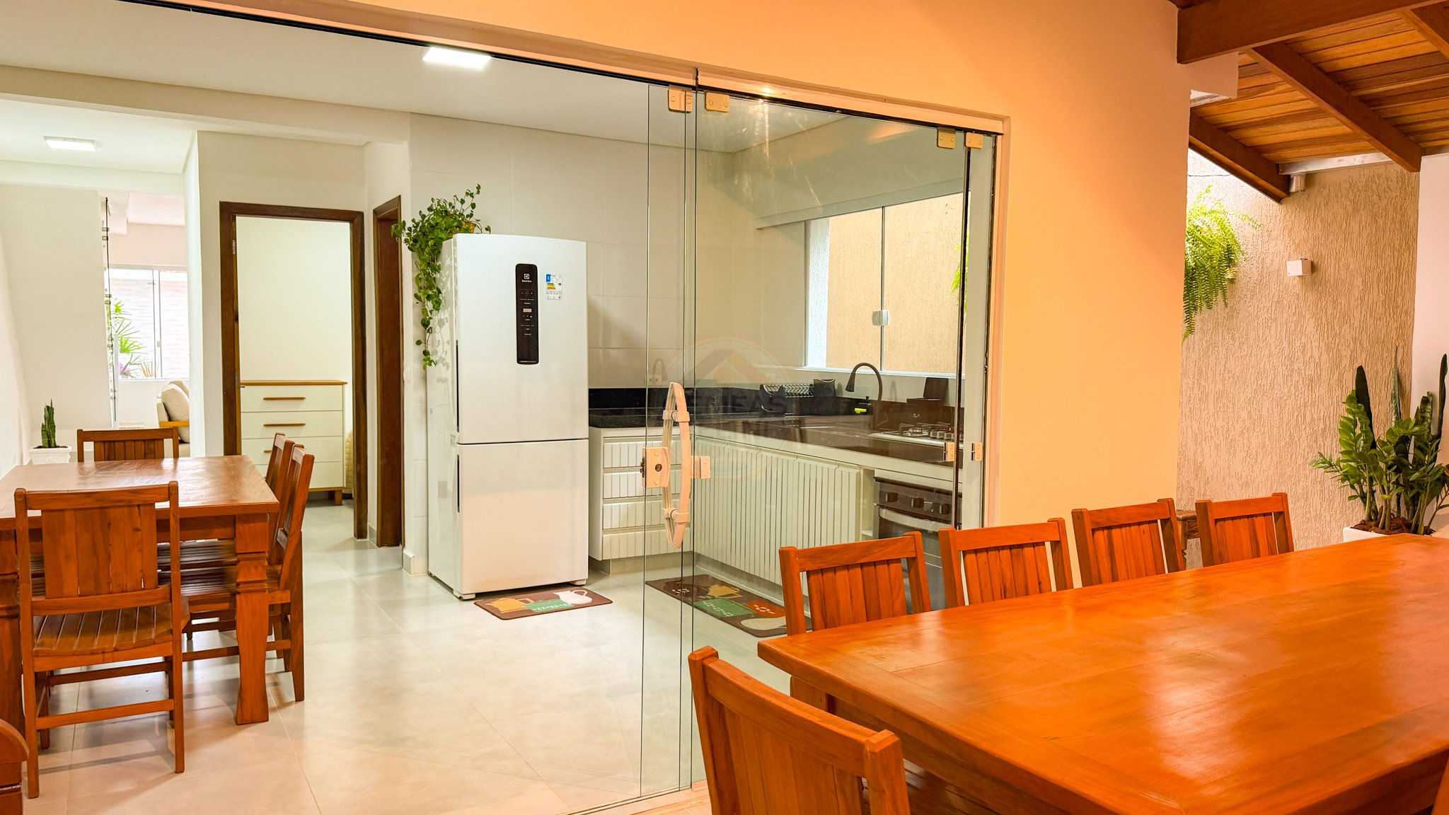 Casa para alugar com 4 quartos, 140m² - Foto 12