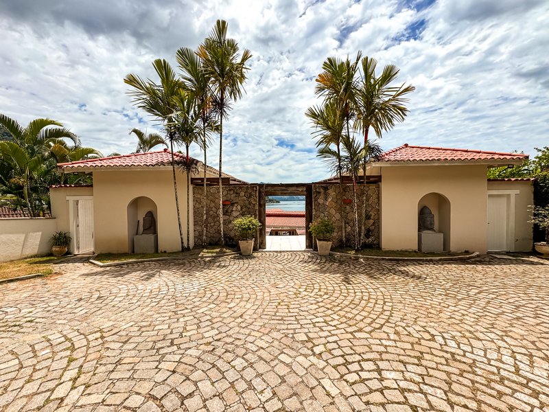 Casa pé na areia à venda na mombaça Avenida Almirante Júlio César de Noronha Angra dos Reis - 