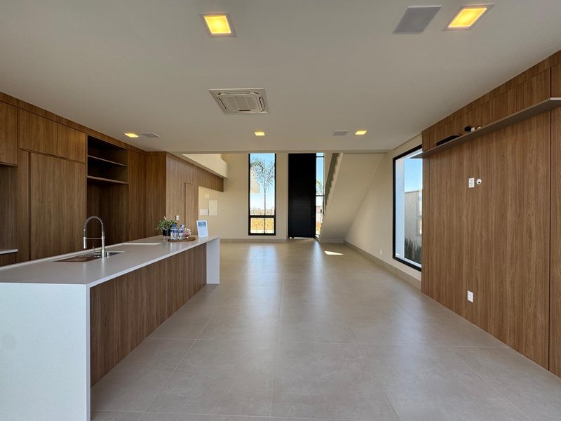 CASA MAGNÍFICA À VENDA NA REGIÃO DO ALPHAVILLE DOM PEDRO, CAMPINAS-SP Avenida 1 Campinas - 