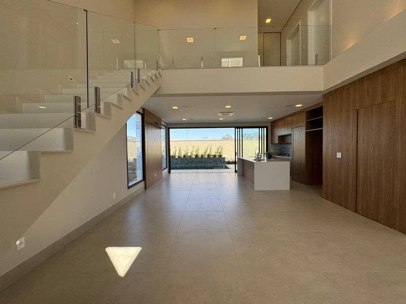 CASA MAGNÍFICA À VENDA NA REGIÃO DO ALPHAVILLE DOM PEDRO, CAMPINAS-SP Avenida 1 Campinas - 