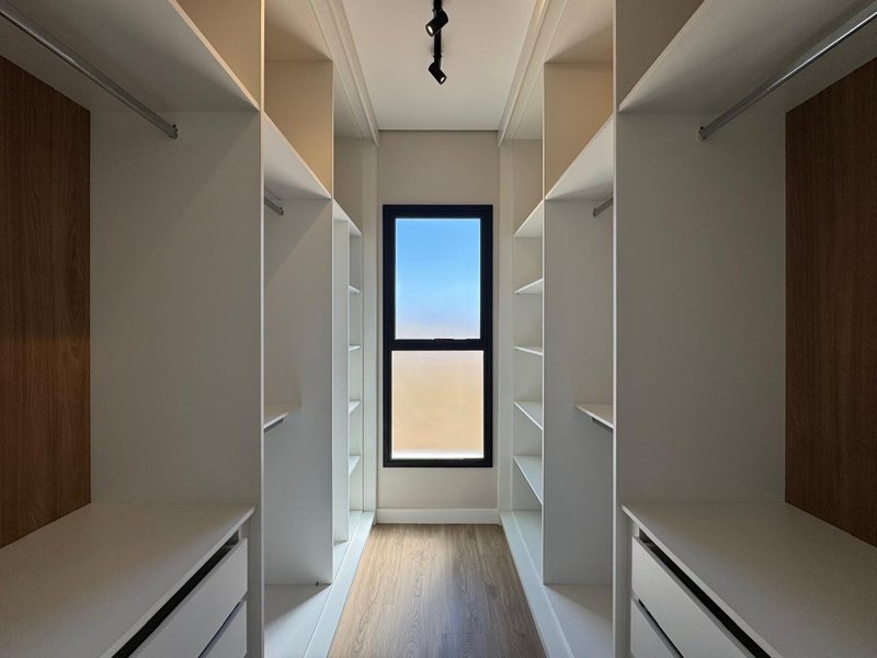 CASA MAGNÍFICA À VENDA NA REGIÃO DO ALPHAVILLE DOM PEDRO, CAMPINAS-SP Avenida 1 Campinas - 