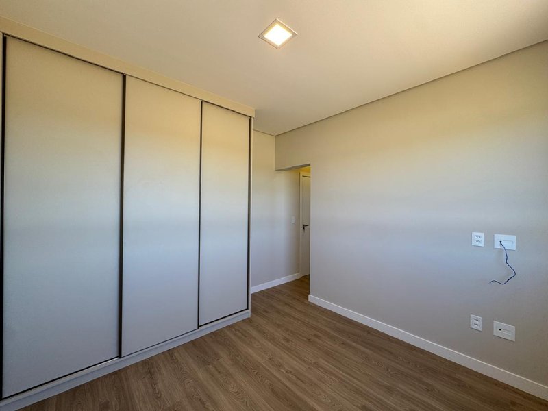 CASA MAGNÍFICA À VENDA NA REGIÃO DO ALPHAVILLE DOM PEDRO, CAMPINAS-SP Avenida 1 Campinas - 